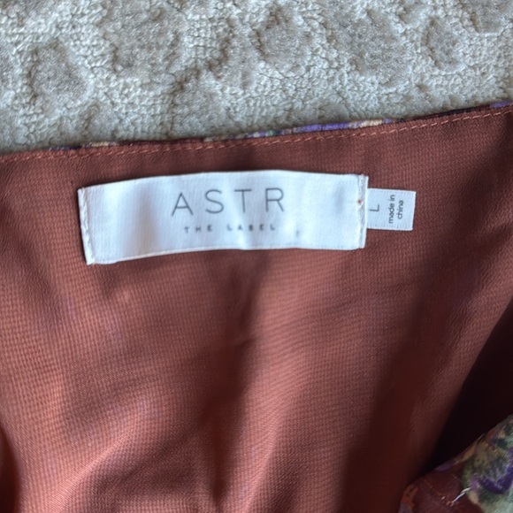 ASTR the Label Arlette Burgundy Floral Smocked Boho Midi Dress, size L - Picture 7 of 11